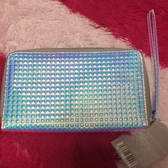 New holographic wristlet - Picture 3 of 3